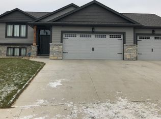 1911 Esther Ln SW, Rochester, MN 55902