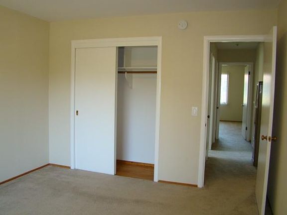 5th image of 15 Kent Pl APT 3