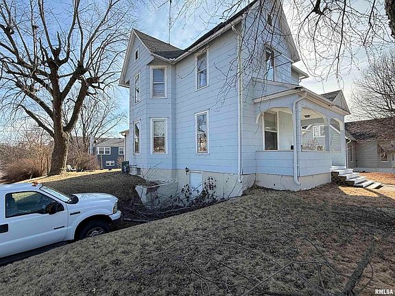 3rd image of 325 N 5th St
