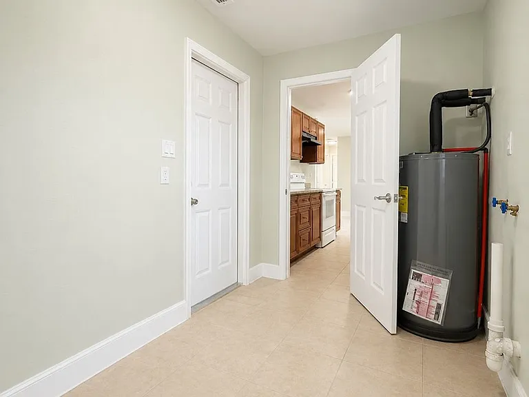 3982 Wheaton Ct — Photo 10