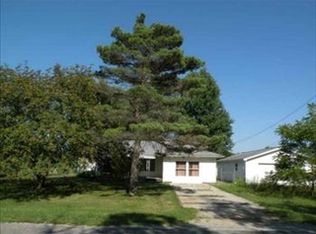 3135 S Fenmore Rd, Merrill, MI 48637