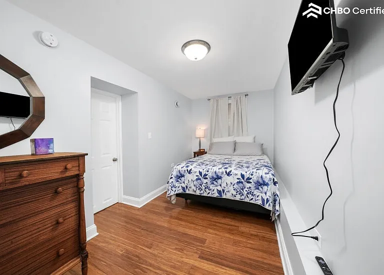 Queen Bed in Bedroom 1