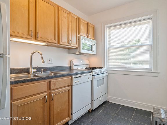5th image of 3742 W Berteau Ave #2