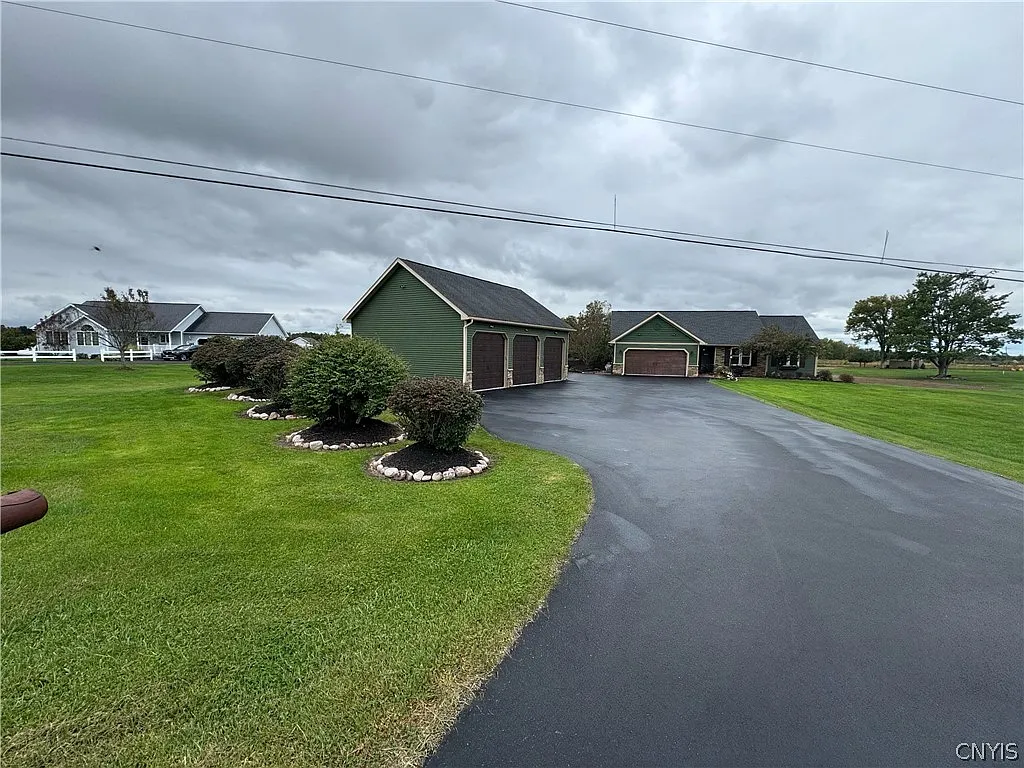 5 bed, 3.0 bath, 2386 sqft, $5,000 — Photo 1
