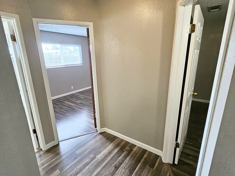 253 N Walnut Ave — Photo 8