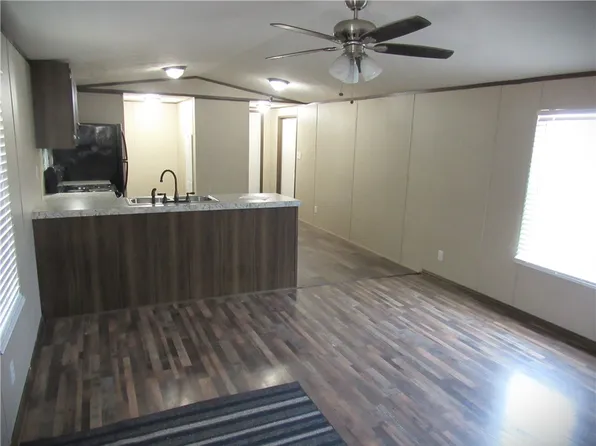 116 S Elm St, Mart, TX 76664