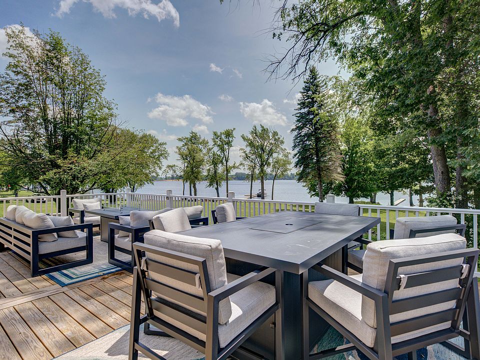 Comfortable outdoor living with lake view