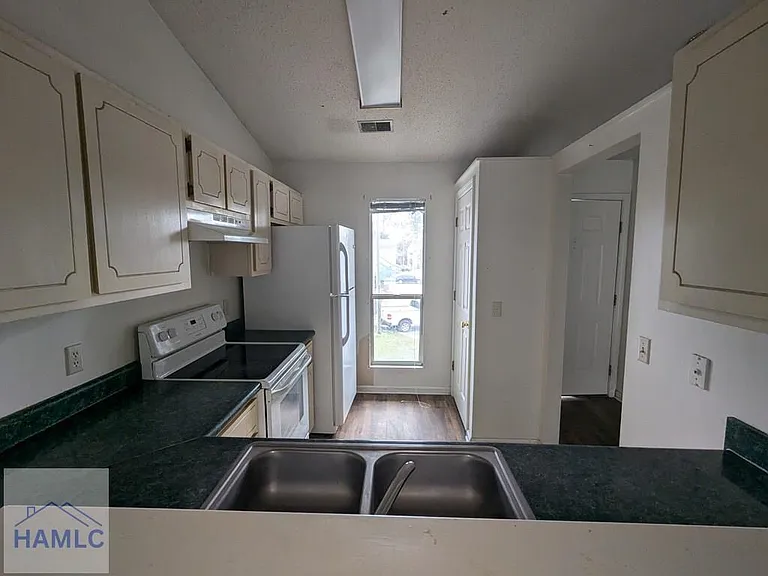 910-84 Brett Dr — Photo 8