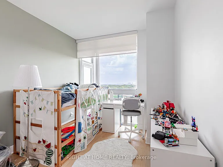 26 Norton Ave #1603 — Photo 16