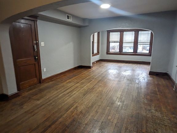 3rd image of 4116 Warwick Blvd