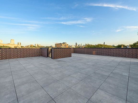5th image of 2617 N Seminary Ave #3N