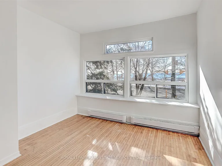 1530 King St W #101 — Photo 11