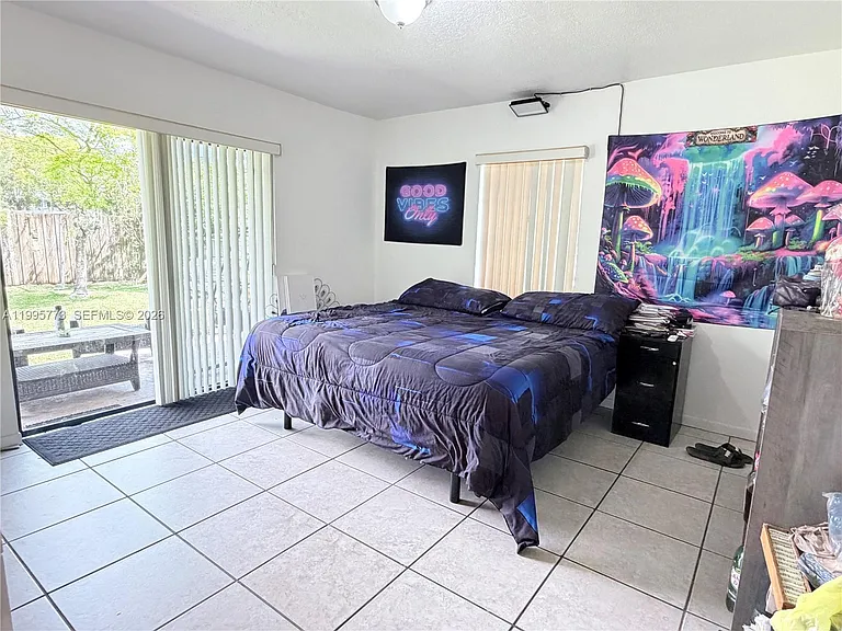 954 NW 14th St — Photo 7