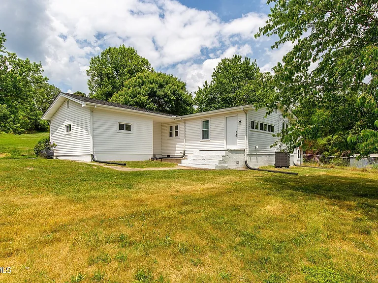 432 Cypress St — Photo 3