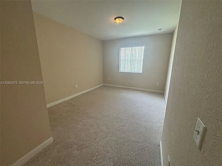 1015 NE 208th St — Photo 12