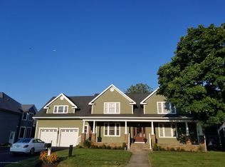 25 Columbus Dr, Monmouth Beach, NJ 07750