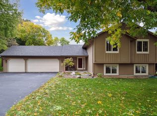 7061 Derby Dr, Chanhassen, MN 55317