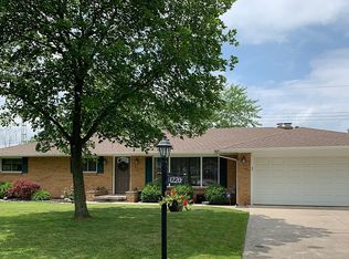 1220 Powell View Dr, Defiance, OH 43512