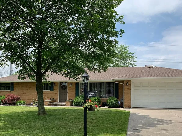 1220 Powell View Dr, Defiance, OH 43512