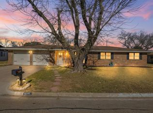 905 W Elizabeth Dr, Robinson, TX 76706