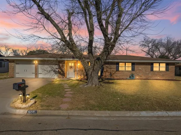 905 W Elizabeth Dr, Robinson, TX 76706