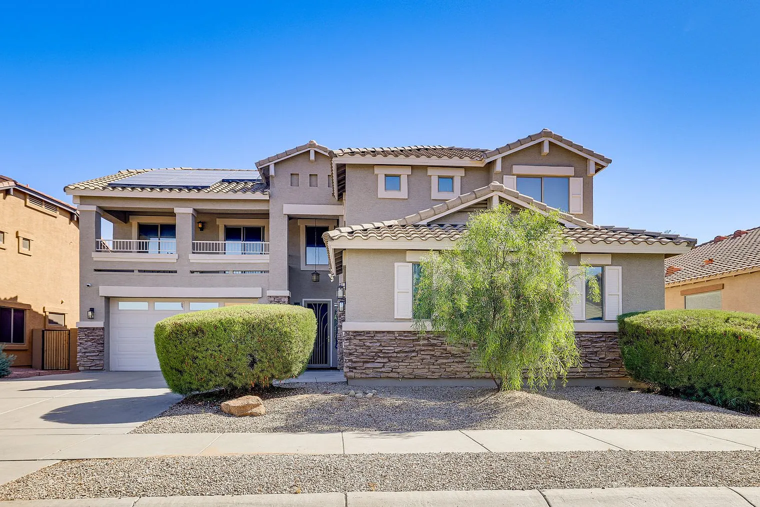5 bed, 3.0 bath, 4994 sqft, $7,160 — Photo 4
