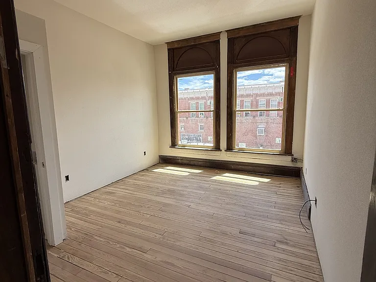 201 W Main St #8 — Photo 3