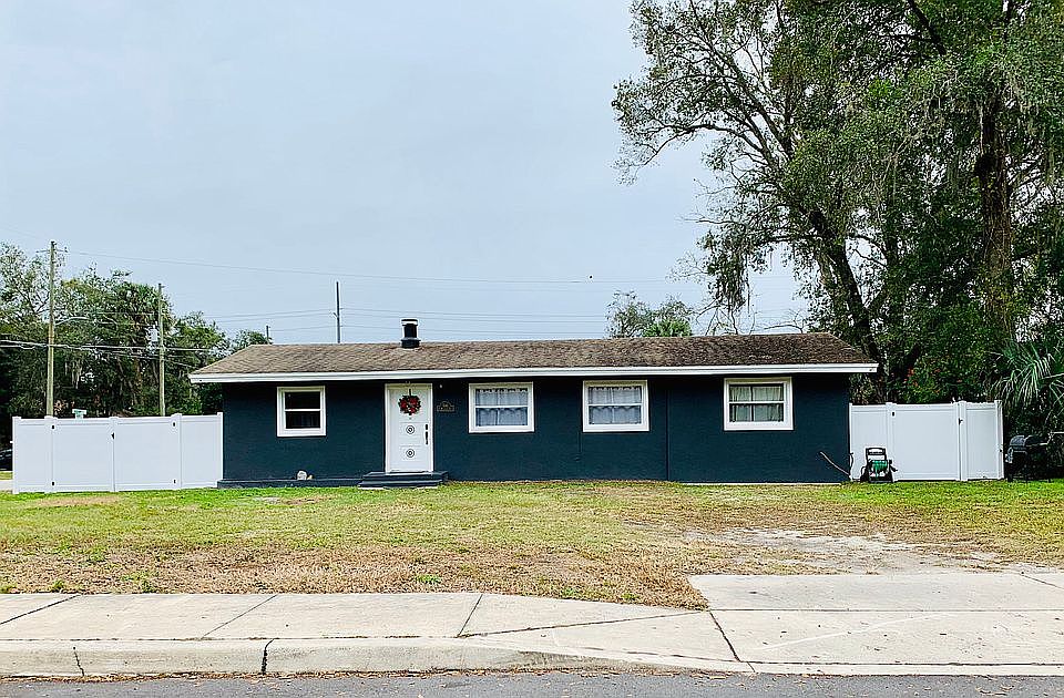 1st image of 596 E Magnolia Ave