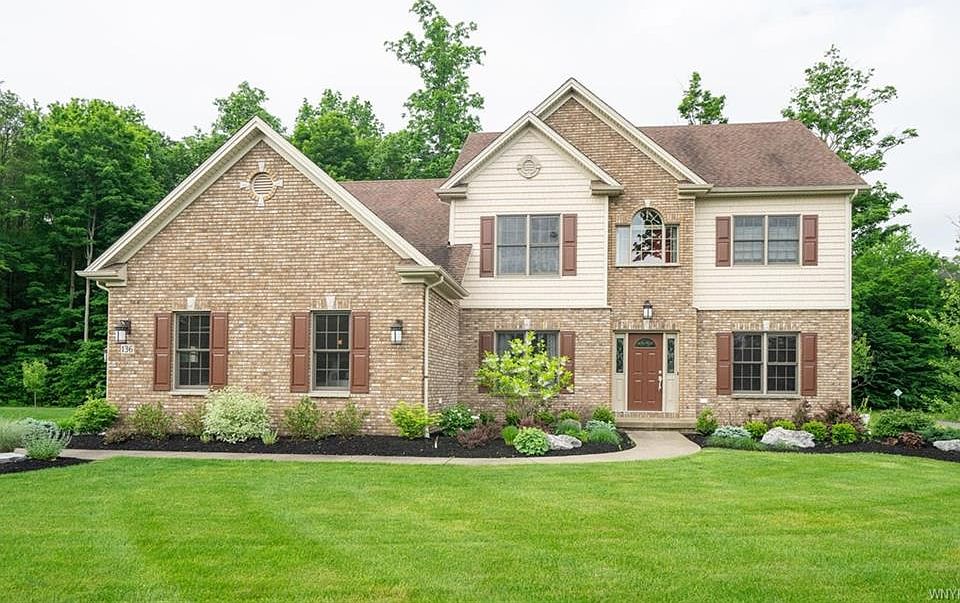 1st image of 136 Breezewood Dr