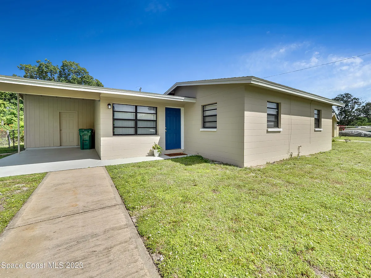 Photo 2 of 11 - 2056 Little John Rd - Melbourne, FL Building Photo - 2056 Little John Rd
