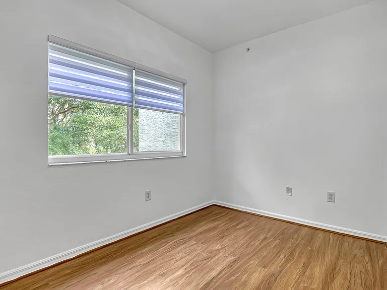 340 Crestwood Cir #302 — Photo 19