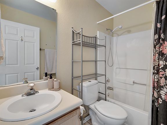4th image of 796 Timberwood Cir E