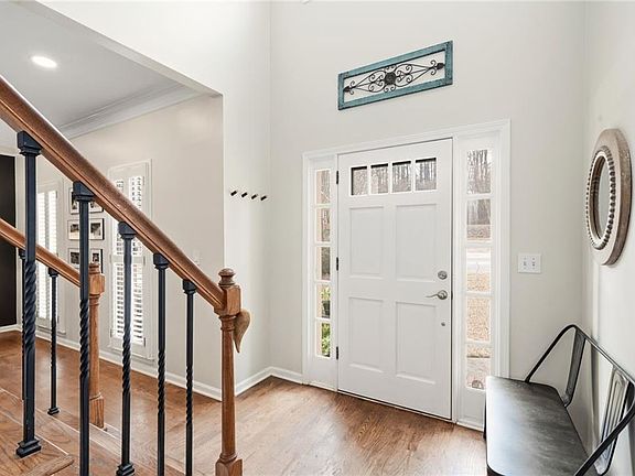 3rd image of 2825 Pine St