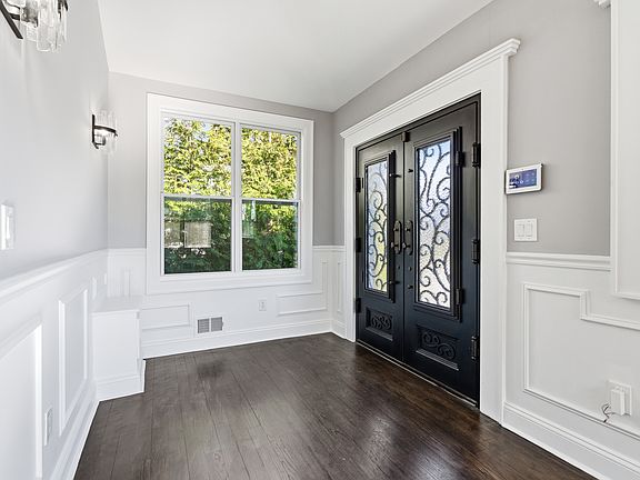 5th image of 54 Lawton Ave