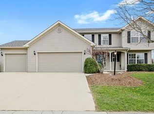 704 Heather Dr, Mahomet, IL