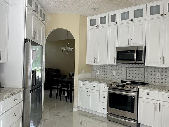 5th image of 502 Lakepark Trl