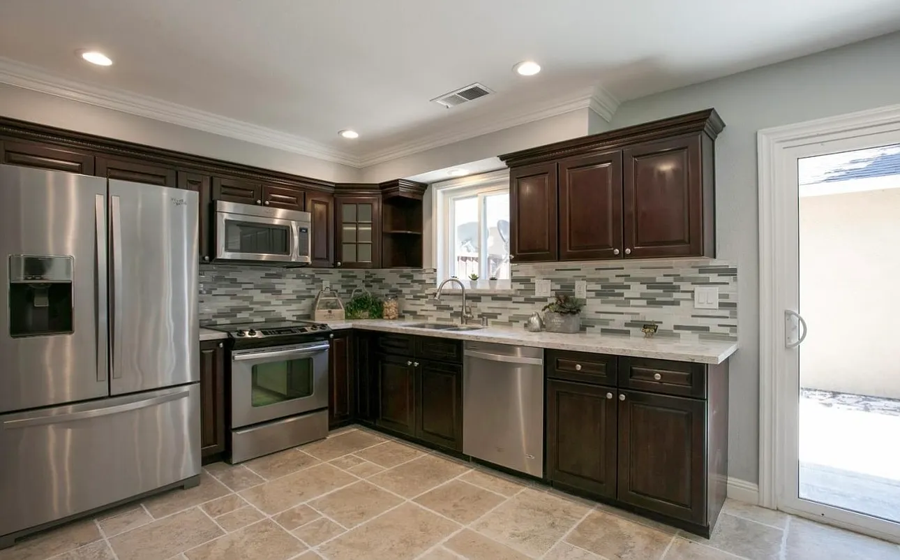 1657 Cedarcreek Ct — Photo 2
