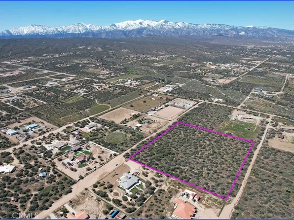 9100 Cedar St, Phelan, CA 92371