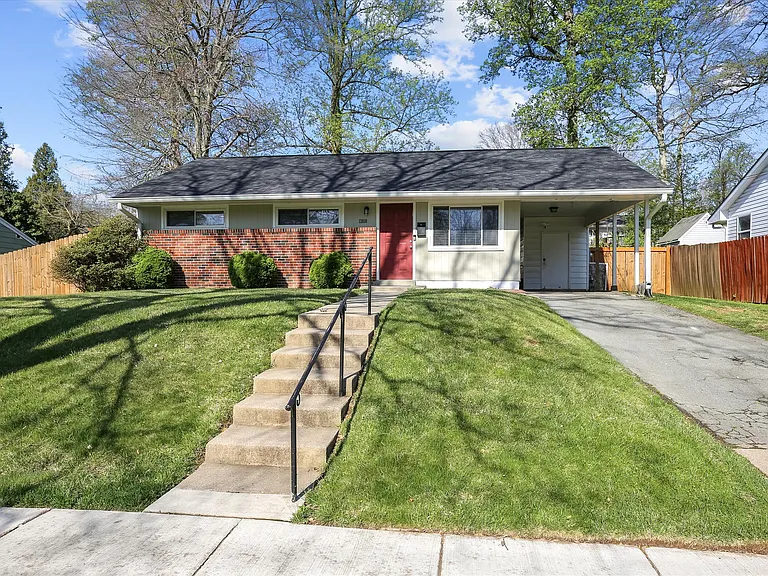 13810 Parkland Dr — Photo 1