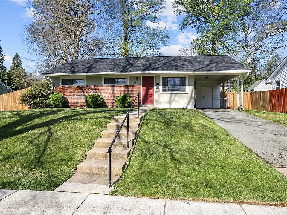 13810 Parkland Dr