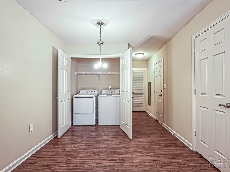 Oak Manor Villas — Photo 32
