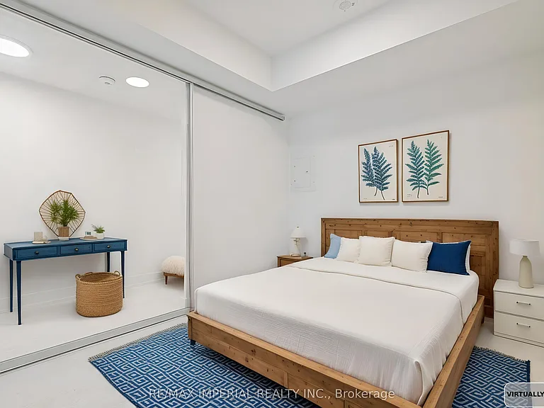 308 Jarvis St #305 — Photo 18