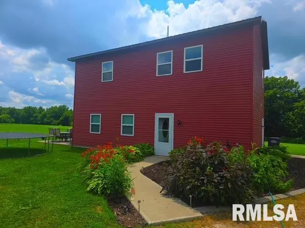 9379 Illini Ln, Palmyra, IL 62674