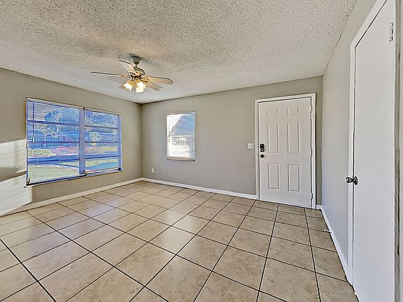 3rd image of 4128 Crossen Dr
