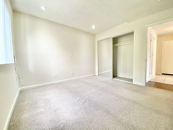 5th image of 860 S Ardmore Ave APT 106