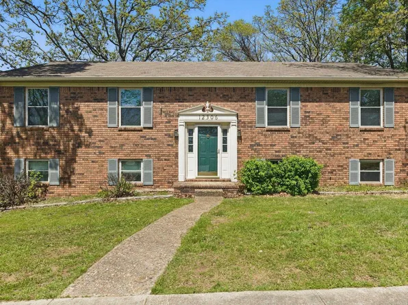 12306 Pleasant Forest Dr, Little Rock, AR 72212