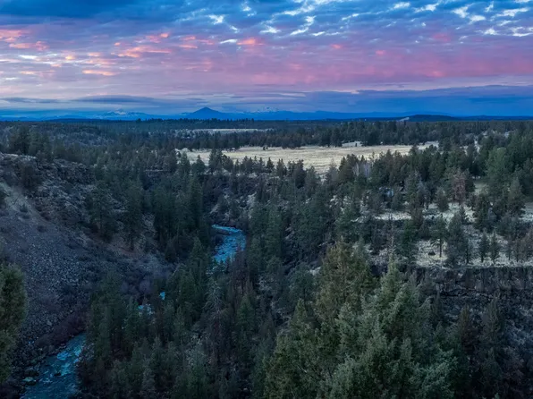 1122 NW Foxwood, Bend, OR 97703