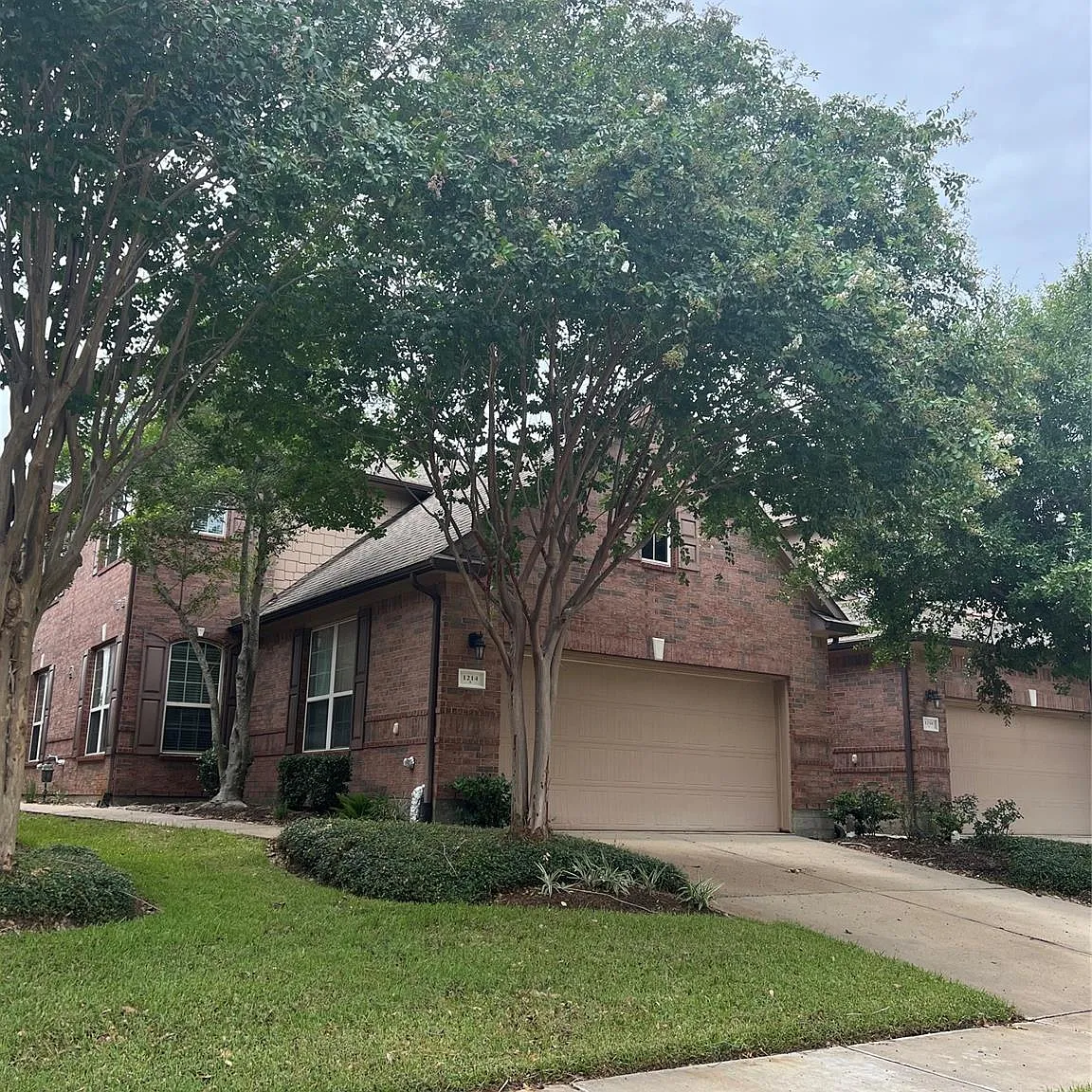 4 bed, 3.5 bath, 2441 sqft, $2,950 — Photo 1