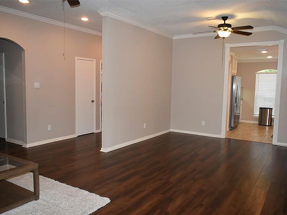 3rd image of 10519 N Newpark Dr