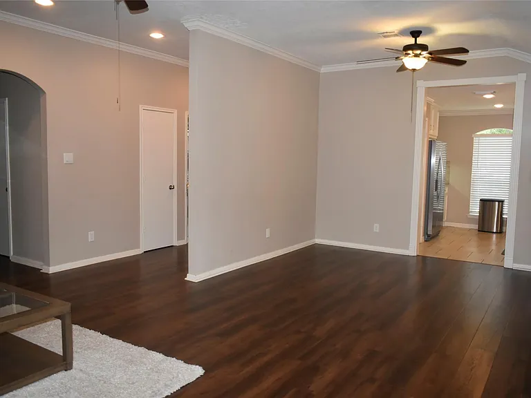 10519 N Newpark Dr — Photo 3